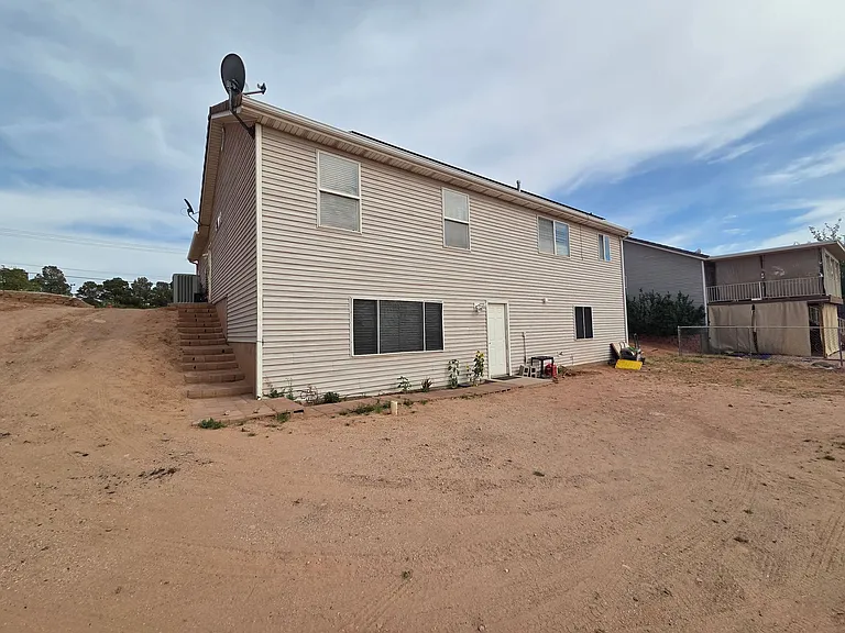 165 N 300 E — Photo 11