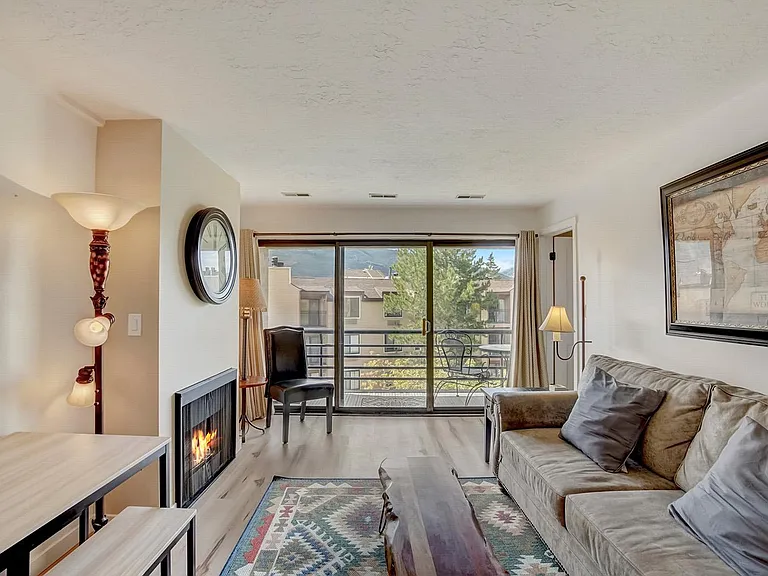 2000 Prospector Ave #404 — Photo 14