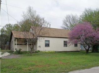 110 E 8th Ave, Belle Plaine, KS 67013
