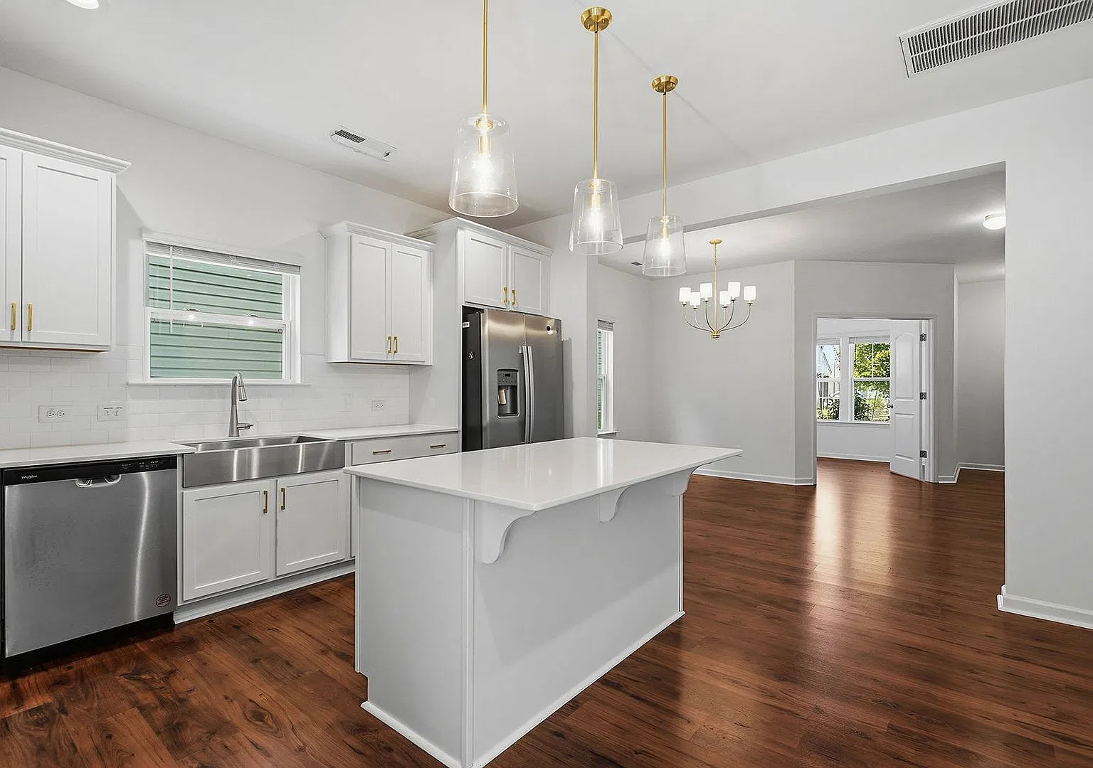 4BR Home in Copper Ridge | First-Floor Suite, Office & Fenced Backyard — Photo 2