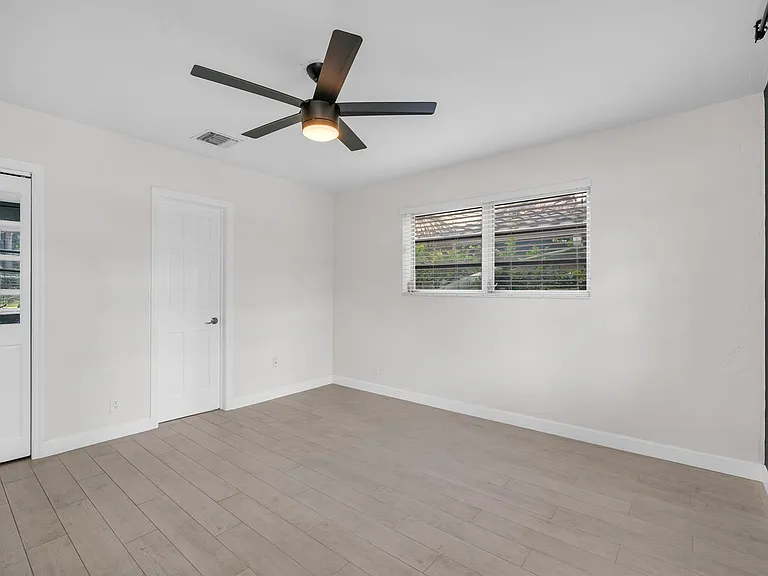 1351 Van Buren St — Photo 17