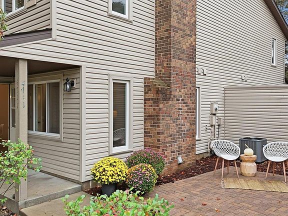 2nd image of 4711 Lund Point