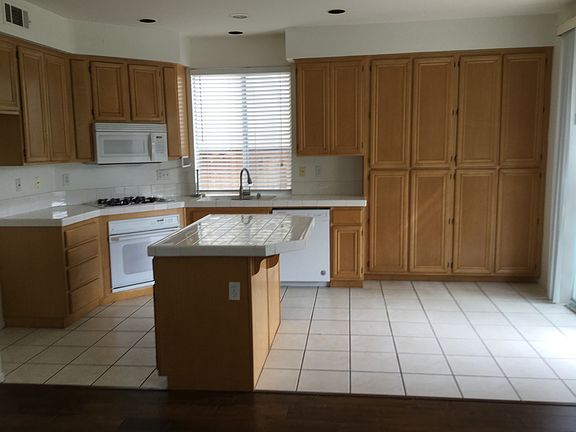 Kitchen with Breakfast Nook
