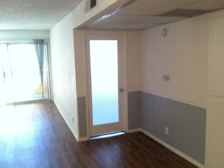 5320 Whitsett Ave #10 — Photo 7