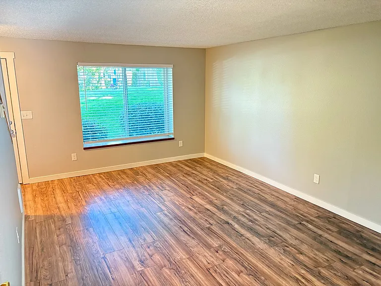 CCH5114--Apple Knoll Townhomes — Photo 2