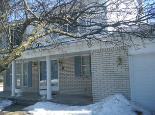 3345 Palm Aire Dr, Rochester Hills, MI 48309