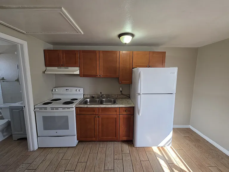 112 S Hilltop Rd #2 — Photo 6
