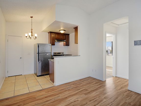 2nd image of 4328-4332 McClintock St #5