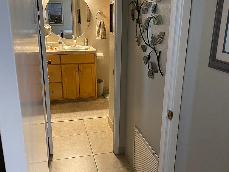 840 S Langley Ave #102 — Photo 11