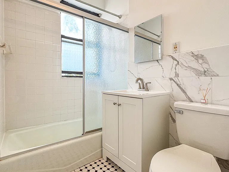 325 Summit Ave #9 — Photo 9