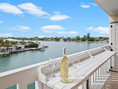 8530 Byron Ave APT 404, Miami Beach, FL, 33141