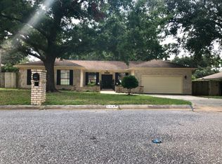 5830 Roble Loma Dr, Pensacola, FL 32526