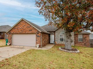 690 Napa Ave, Centerton, AR 72719