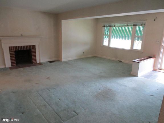 3rd image of 11 W Keystone Ave