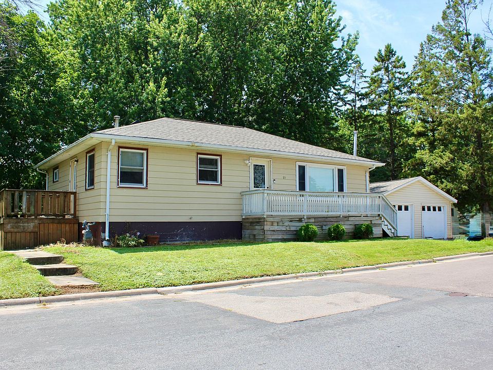 1st image of 129 4th St NE