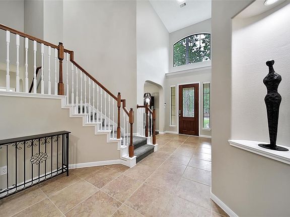 5th image of 40415 Manor Dr