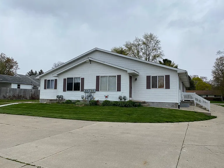 604 Forest St — Photo 1