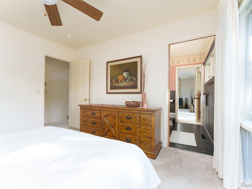 726 Devonshire Rd, photo 13