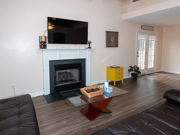 2nd image of 1319 Parliament Lake Dr