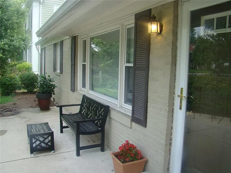 3558 Central Ave — Photo 2