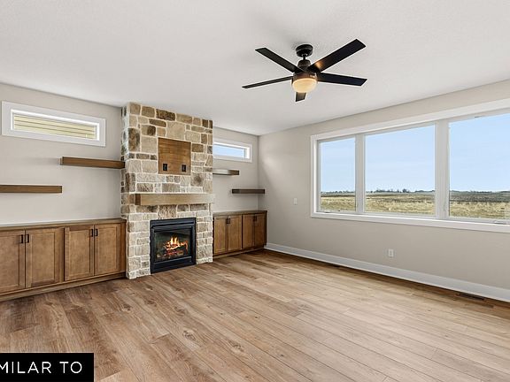 4th image of 1405 NW Hillcrest Blvd