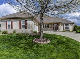 10410 S Redcap Ln, Oak Creek, WI 53154