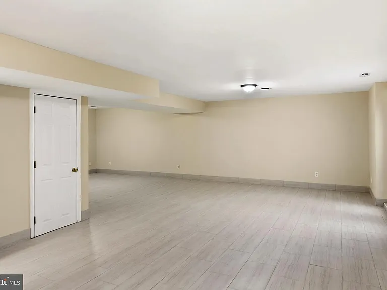 4704 Denview Way — Photo 11