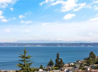 1480 Fairway Dr APT 8, Camano Island, WA 98282