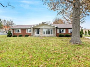 745 N Market St, Waterloo, IL 62298