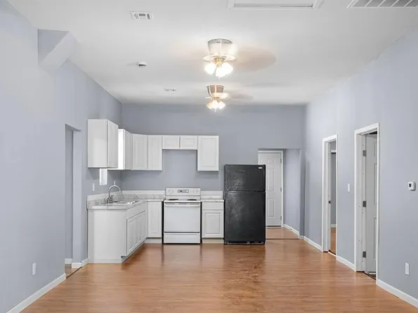 2704 Crawford Ave, Parsons, KS 67357