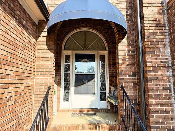 3rd image of 224 Trotters Ridge Ln