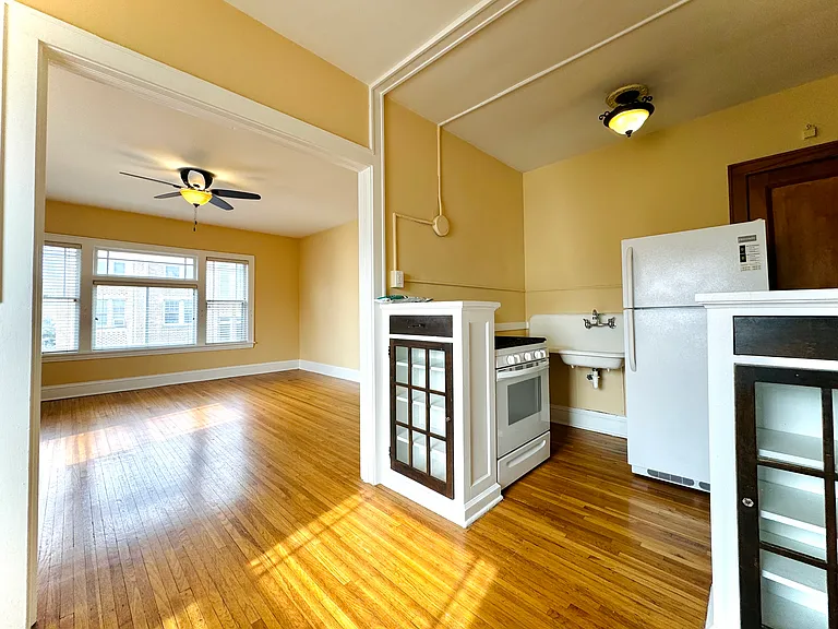 2545 Garfield Ave — Photo 8