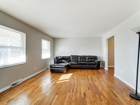 3rd image of 1320 Ironwood Dr