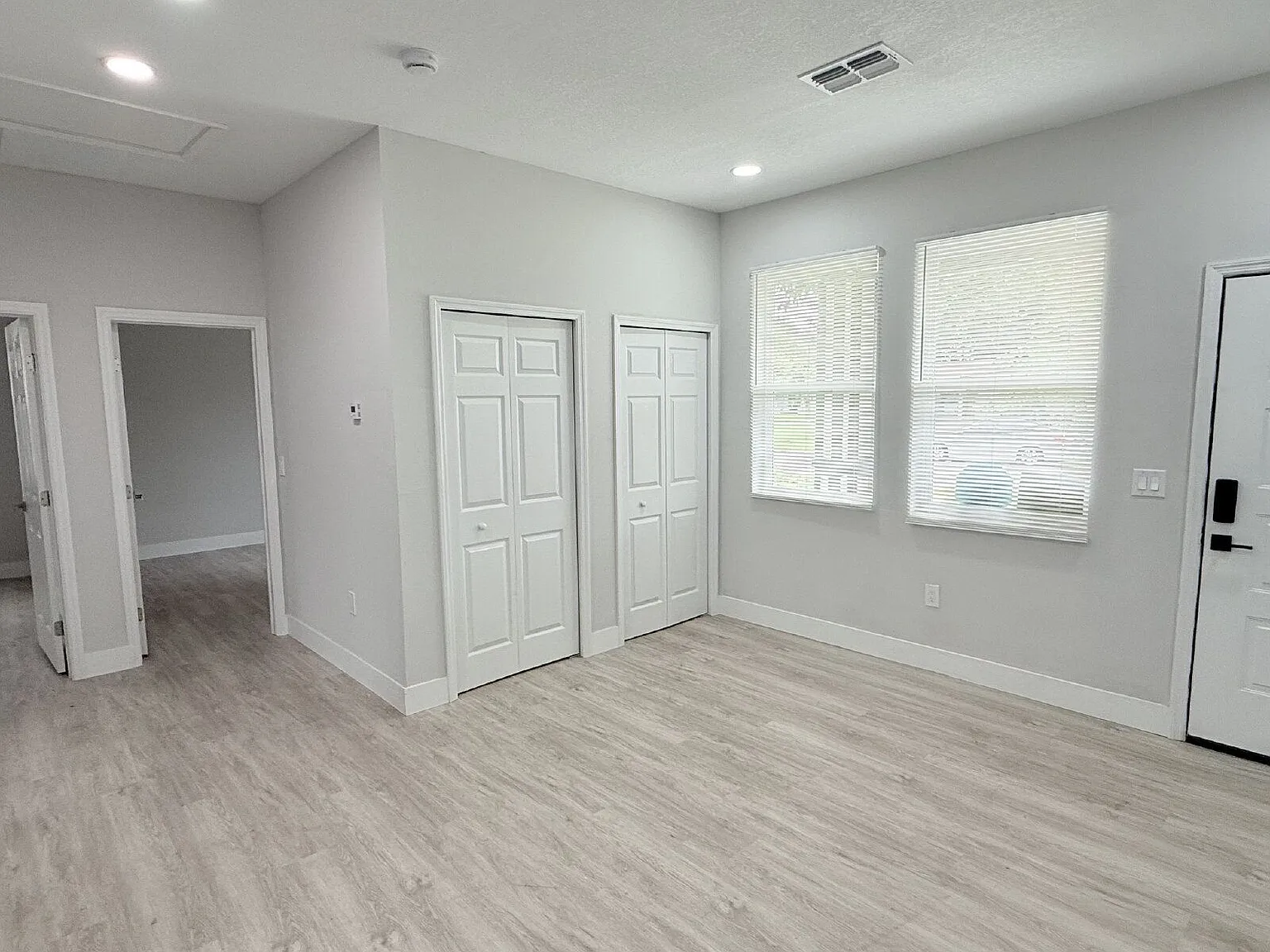 2 bed, 1.0 bath, $2,095 — Photo 3