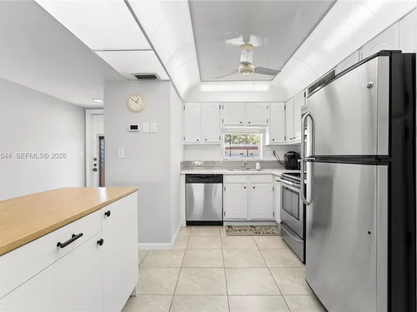 9523 S Hollybrook Lake Dr #21-307, Hollywood, FL 33025