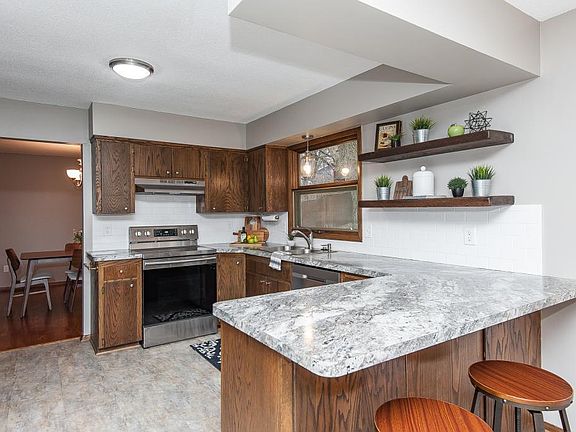 4th image of 603 20th St NE