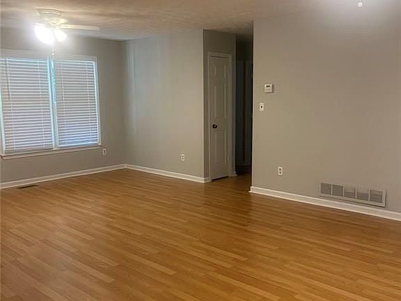 3rd image of 106 Kirkland Rd