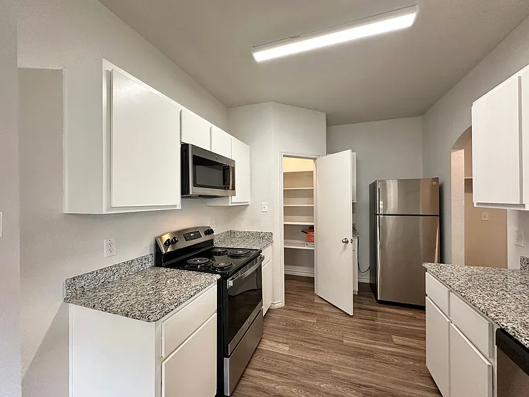 1837 Clovis Dr — Photo 11