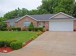 561 Spicewood Trl, Centerton, AR 72719