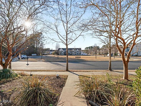 3rd image of 407 Lake Park Way