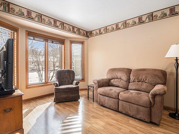4th image of 4231 Redbush Dr SW