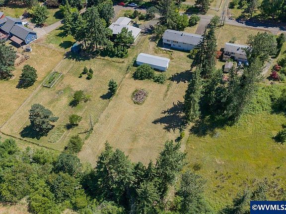 3rd image of 3647 NW Wishram Dr
