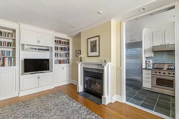 Sold by Compass | media 5