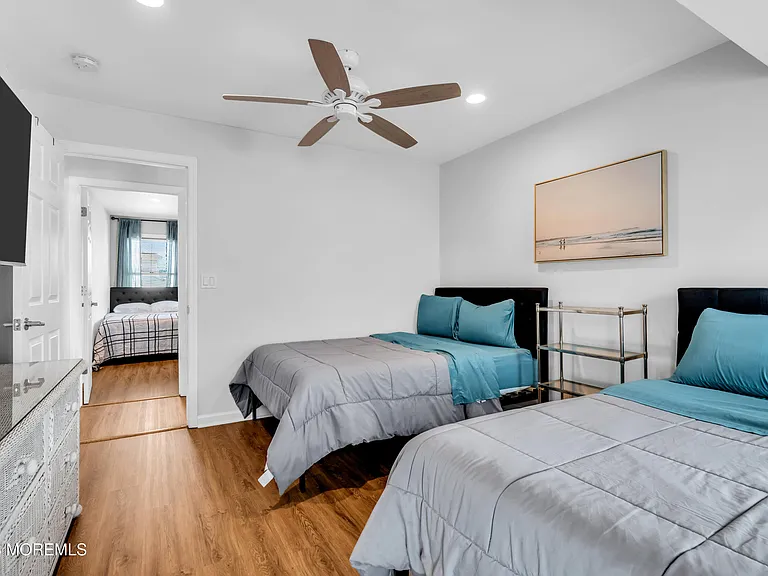 27 Arnold Ave — Photo 30