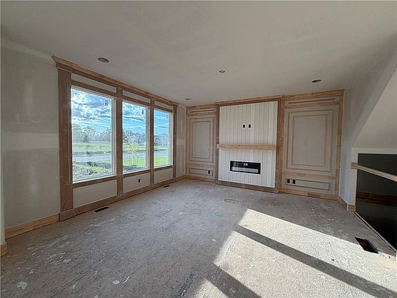 3rd image of 16984 S Mahaffie St