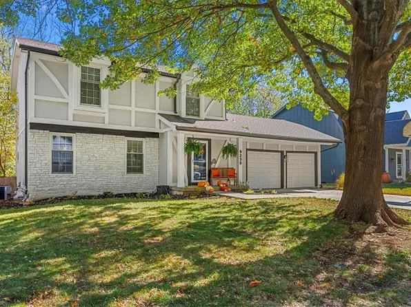 9335 Alden St, Lenexa, KS 66215
