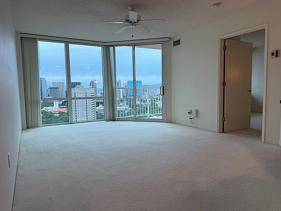 4th image of 801 S King St APT 2605