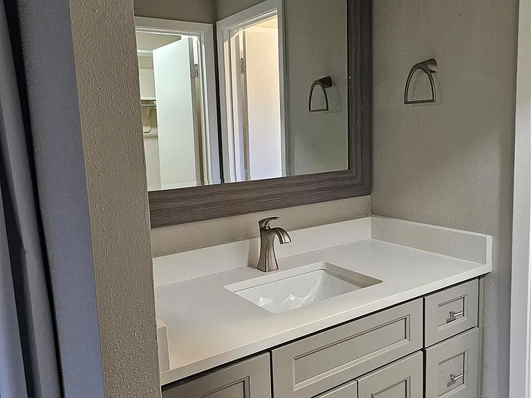 22530 John Rolfe Ln — Photo 11