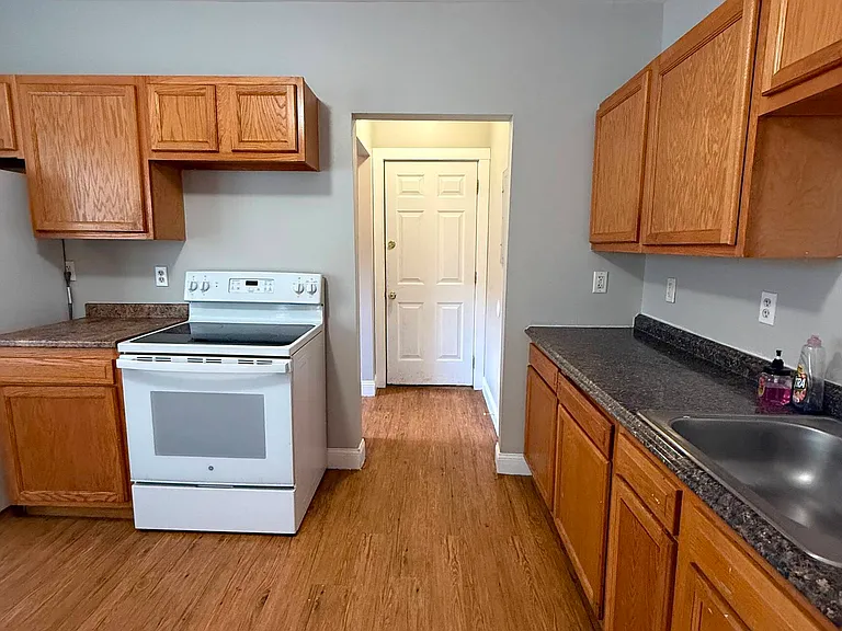 33-35 Zion St #2 — Photo 6