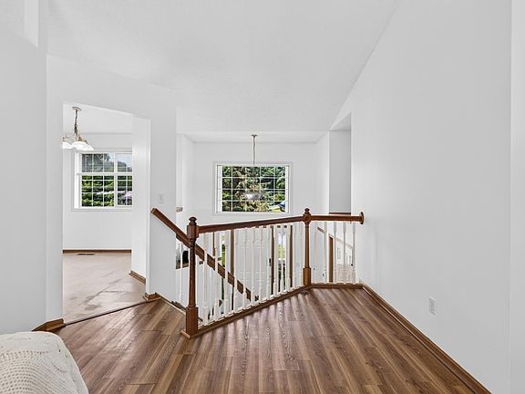 4th image of 1911 Queens Dr